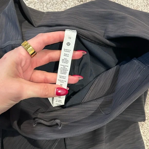 Lululemon Wunder Train 25” leggings - Picture 5 of 5